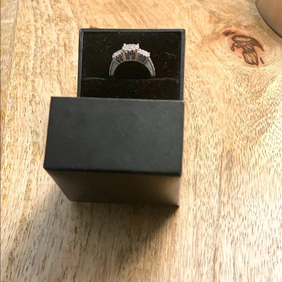 Ring - Picture 4 of 7